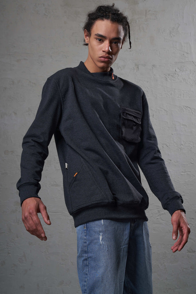dark grey man sustainable sweatshirt with pocket