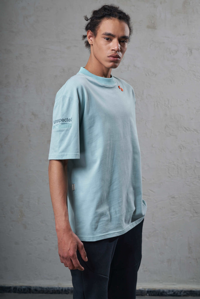 mint 100% eco-friendly cotton man t-shirt with a side arm pocket 